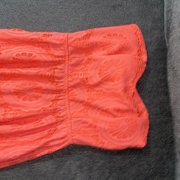 Strapless open cut our back lace style maxi dress - Picture 3 of 5